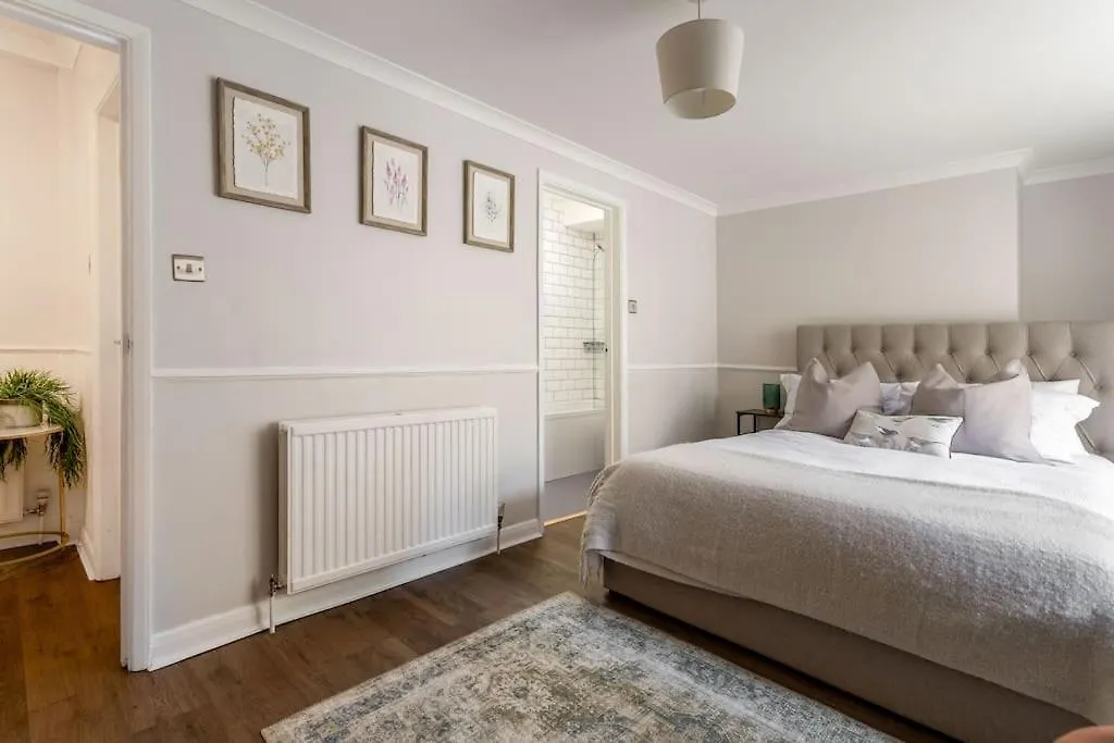 Stylish 2-Bed Garden Apartment Brighton 0*,  United Kingdom