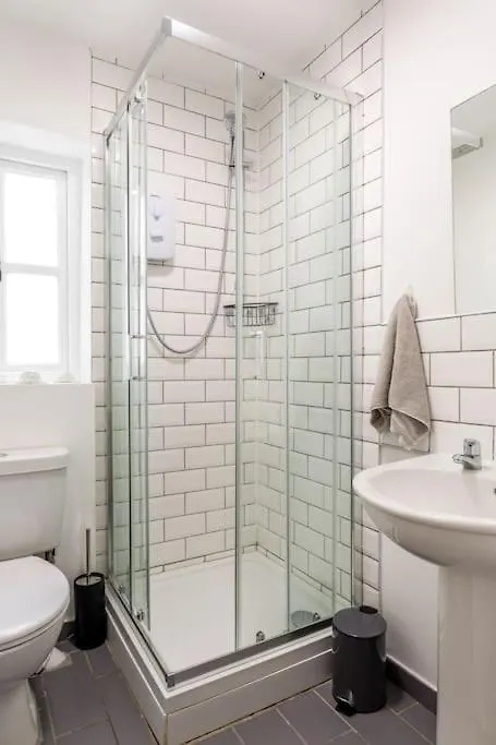 Stylish 2-Bed Garden Apartment Brighton United Kingdom