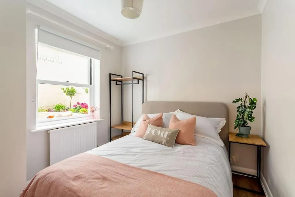 Stylish 2-Bed Garden Apartment Brighton 0*,  United Kingdom