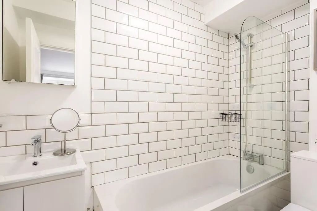 Stylish 2-Bed Garden Apartment Brighton